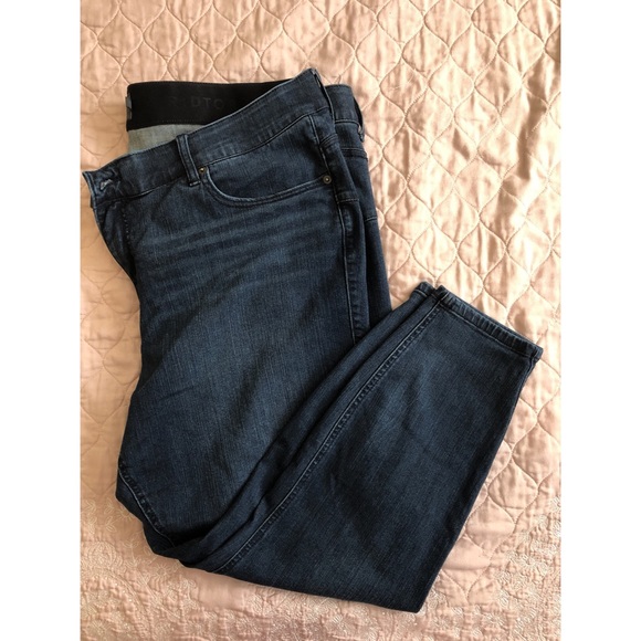 Torrid bombshell skinny jean - Picture 5 of 6